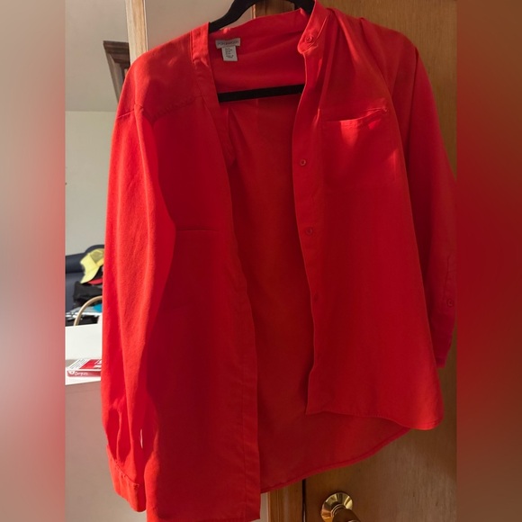Red long sleeve size medium shirt - Picture 1 of 4